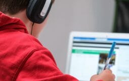 How Are Mobile Education Apps Improving the Global Education System?