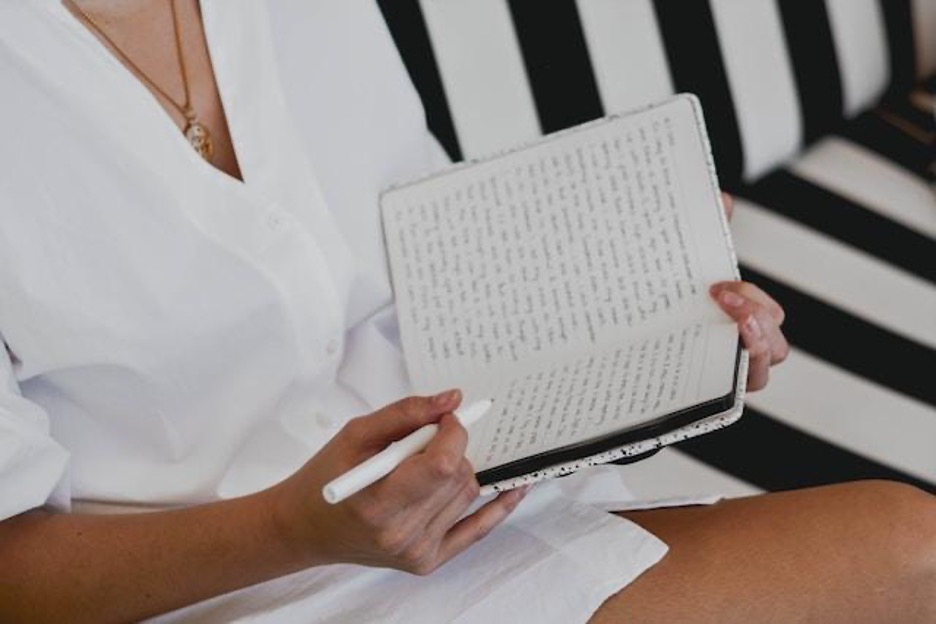 How to Develop a Writing Routine: Top 5 Habits for Students to Boost Productivity